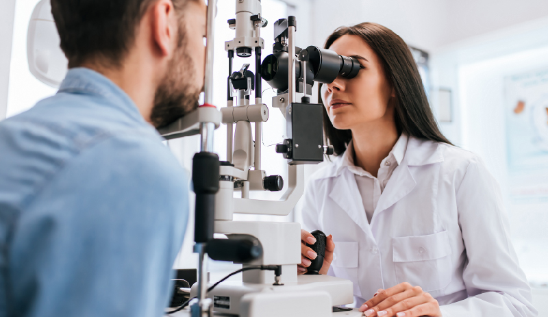 Riesgos y medidas preventivas para oftalmlogos 